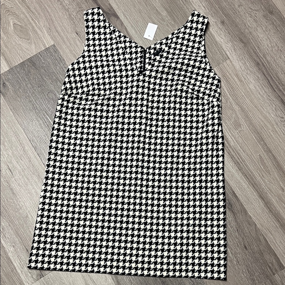NWT Ann Taylor Black & White Houndstooth V-Neck Mini Dress, Size 10 - Picture 4 of 9